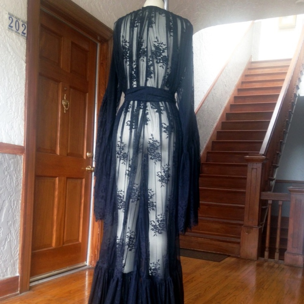 Custom Couture French Chantilly Lace Gown Robe - Picture 4 of 4